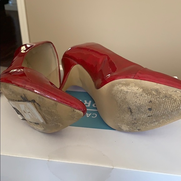 Red pumps - Picture 3 of 3